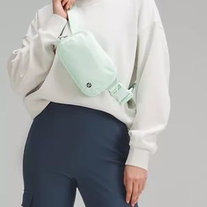 COPY - Lululemon Everywhere Belt Bag 1L Mint Moment